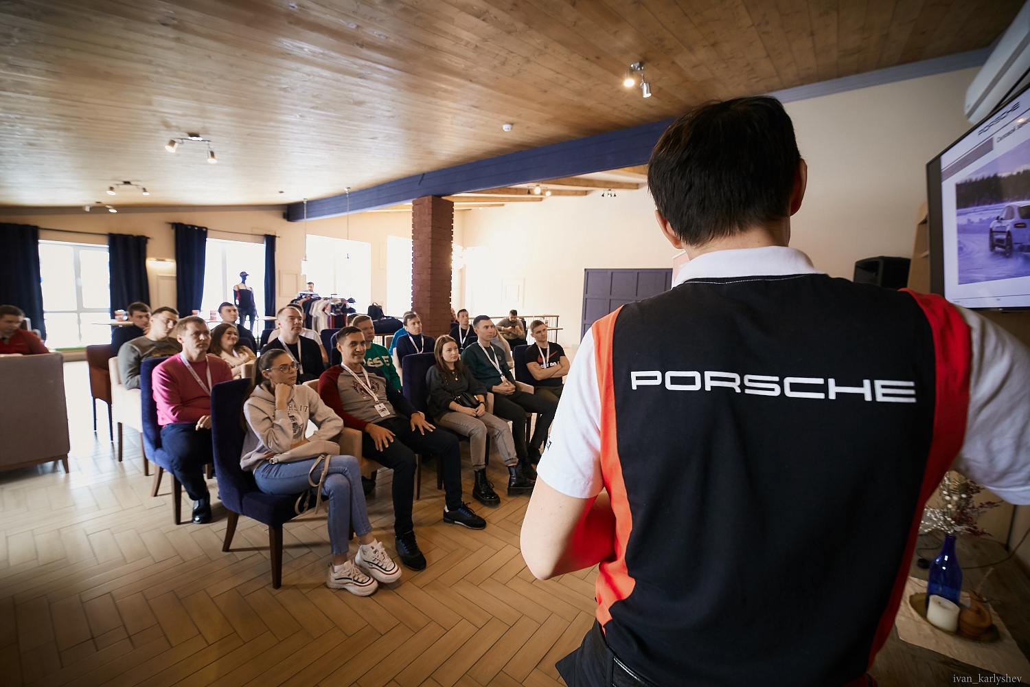 Зимний тренинг для владельцев автомобилей Porsche Ice Weekend 2019 